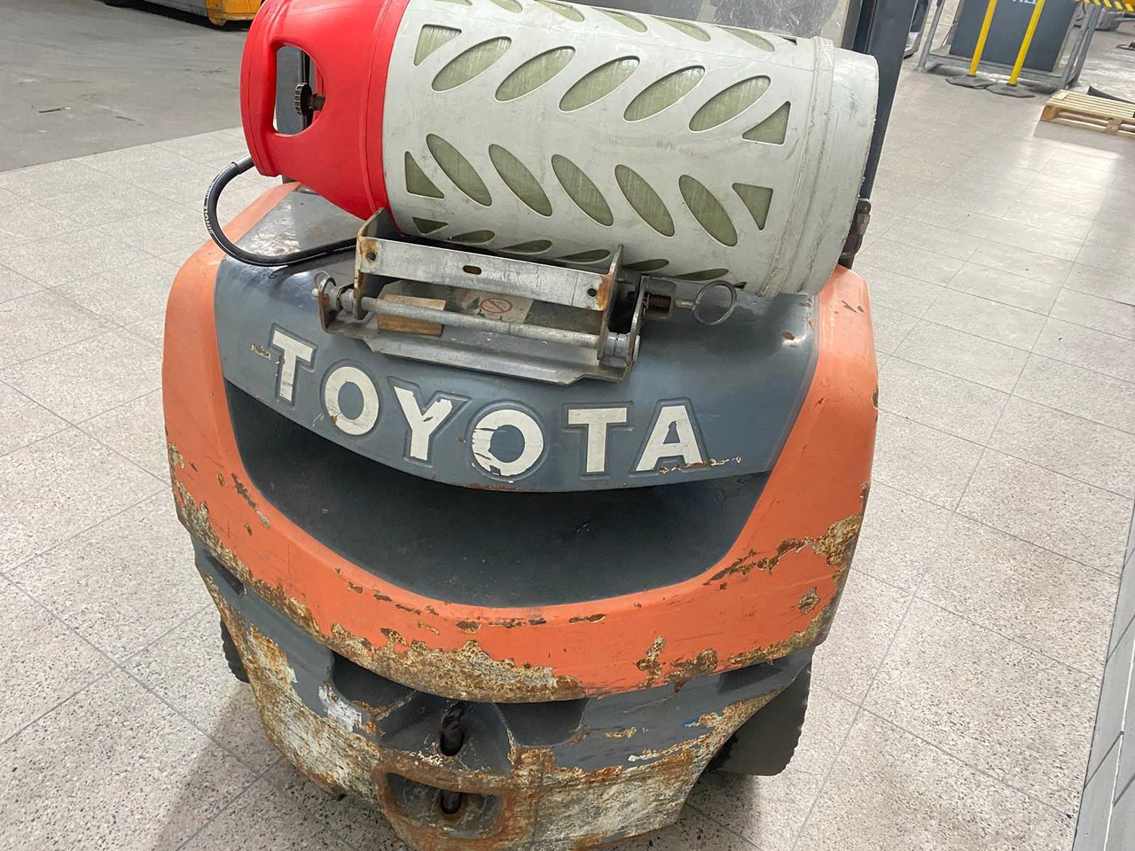 TOYOTA - 02-8FGF25 - FORKLIFT - SIDE-SHIFT - Gabelstapler: das Bild 5 TOYOTA - 02-8FGF25 - FORKLIFT - SIDE-SHIFT - Gabelstapler: das Bild 5