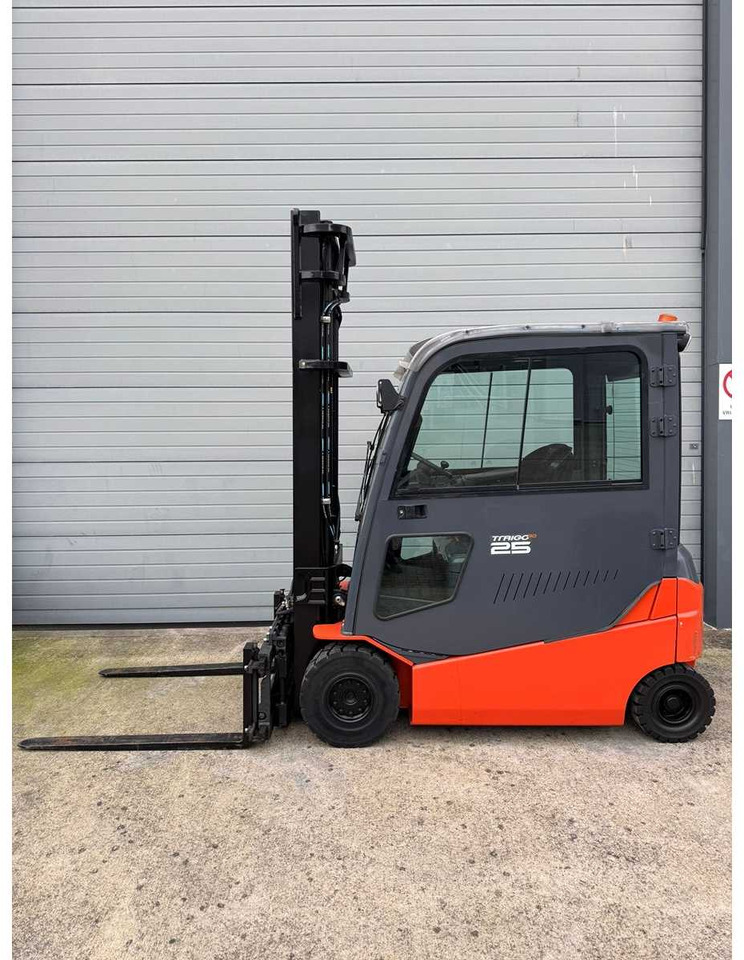 TOYOTA - 2013 - 8-FBMT-25 - FORK POSITIONER, SIDE-SHIFT - FORKLIFT - Gabelstapler: das Bild 2 TOYOTA - 2013 - 8-FBMT-25 - FORK POSITIONER, SIDE-SHIFT - FORKLIFT - Gabelstapler: das Bild 2