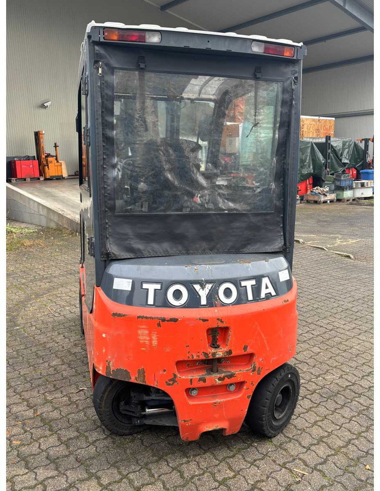 TOYOTA 8FBMT30 ELECTRIC FORKLIFT - Gabelstapler: das Bild 2 TOYOTA 8FBMT30 ELECTRIC FORKLIFT - Gabelstapler: das Bild 2