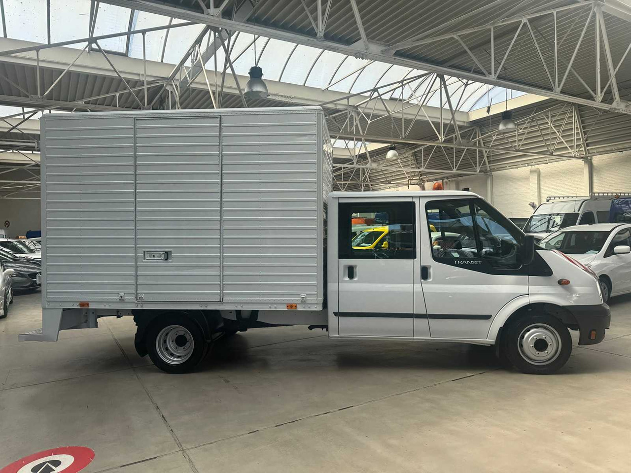 2009 FORD TRANSIT DOUBLE CAB !! 79,000KM!! - Transporter: das Bild 2 2009 FORD TRANSIT DOUBLE CAB !! 79,000KM!! - Transporter: das Bild 2