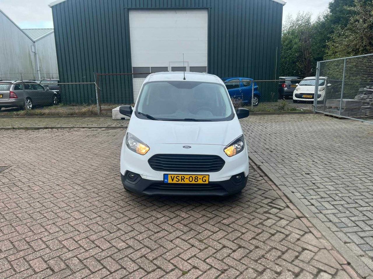 FORD - 1.5 TDCI AMBIENTE START&STOP - TRANSIT COURIER, VSR-08-G - Transporter: das Bild 2 FORD - 1.5 TDCI AMBIENTE START&STOP - TRANSIT COURIER, VSR-08-G - Transporter: das Bild 2