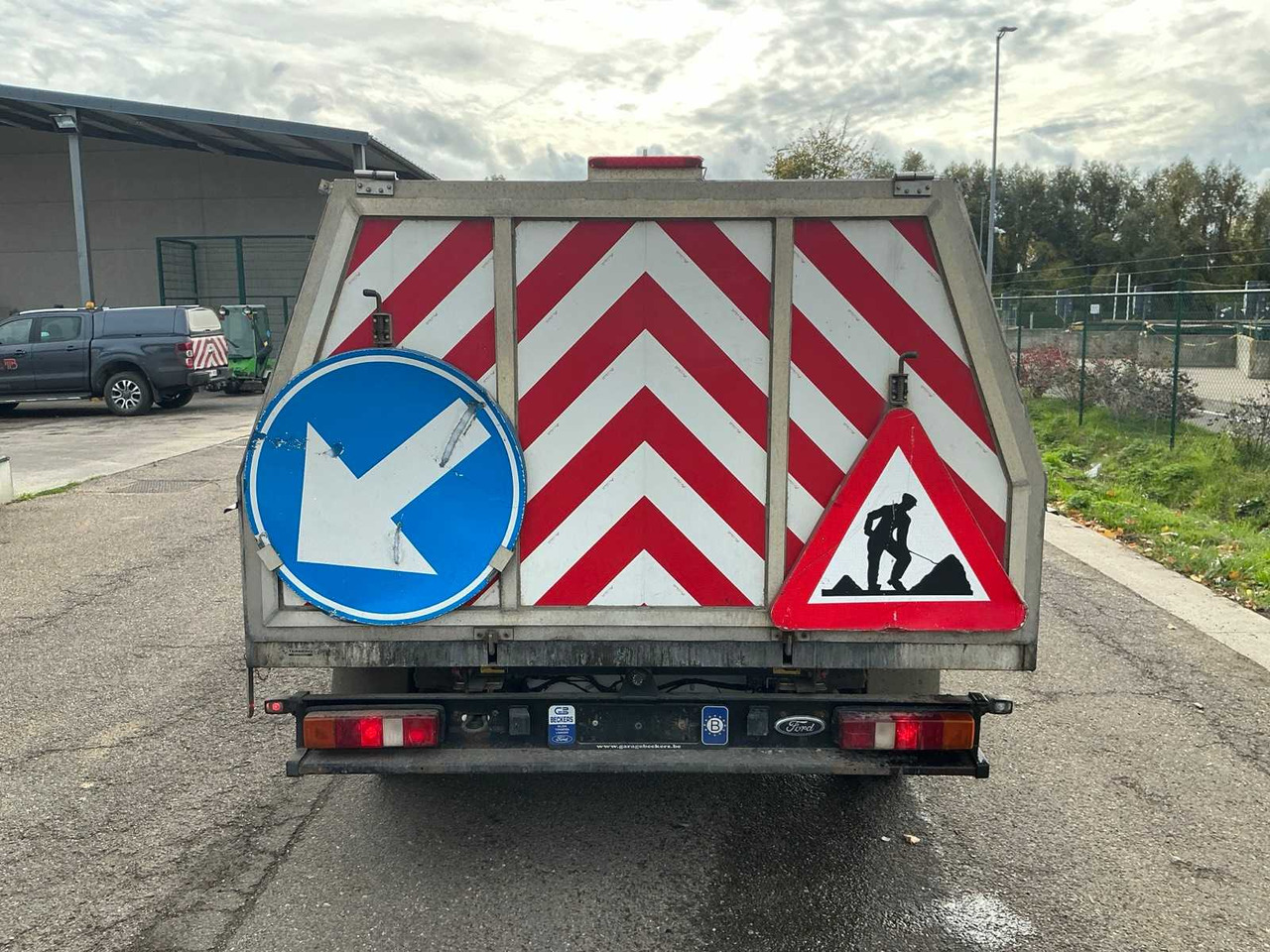 FORD TRANSIT TERBERG HYDRAULIC TIPPER COMMERCIAL VEHICLE - Transporter: das Bild 5 FORD TRANSIT TERBERG HYDRAULIC TIPPER COMMERCIAL VEHICLE - Transporter: das Bild 5