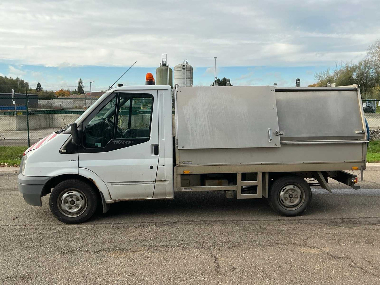 FORD TRANSIT TERBERG HYDRAULIC TIPPER COMMERCIAL VEHICLE - Transporter: das Bild 2 FORD TRANSIT TERBERG HYDRAULIC TIPPER COMMERCIAL VEHICLE - Transporter: das Bild 2