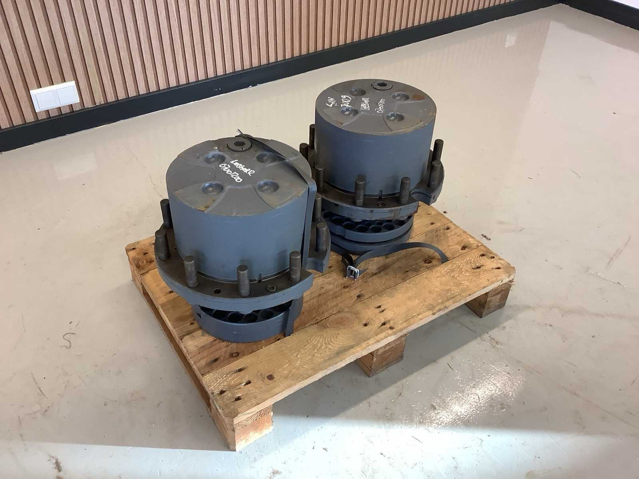 UNUSED 2X LIEBHERR 914 FINAL DELAY - Mobilbagger: das Bild 1 UNUSED 2X LIEBHERR 914 FINAL DELAY - Mobilbagger: das Bild 1