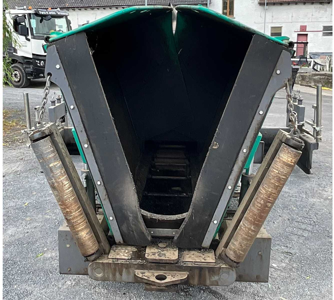 Asphaltfertiger/ Straßenfertiger VÖGELE Super 800-3i: das Bild 6