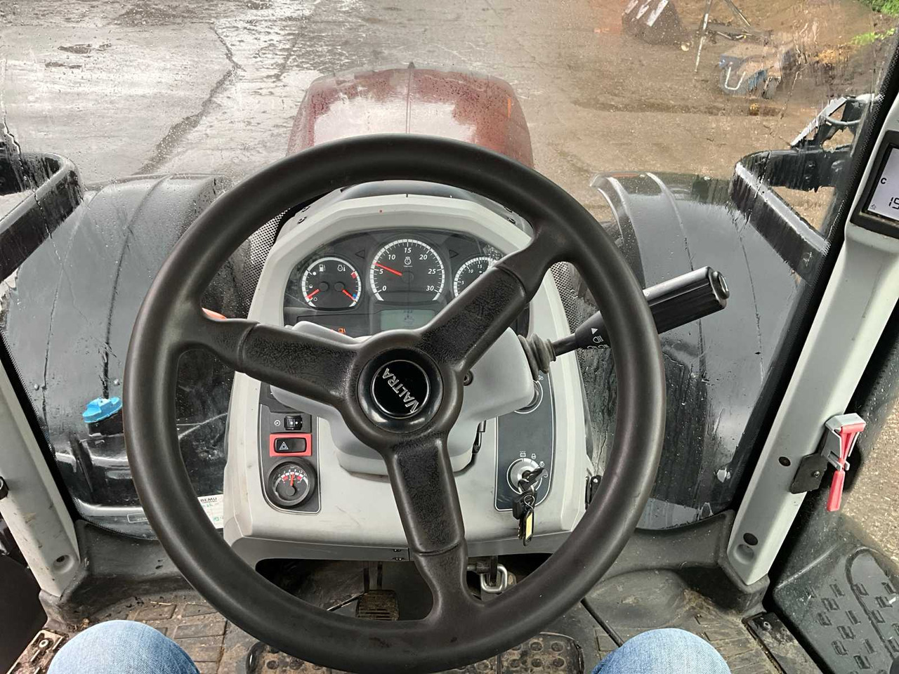 Traktor Valtra T214 A: das Bild 32