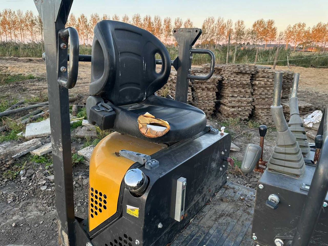 WCM CTX8010 - Minibagger: das Bild 5 WCM CTX8010 - Minibagger: das Bild 5