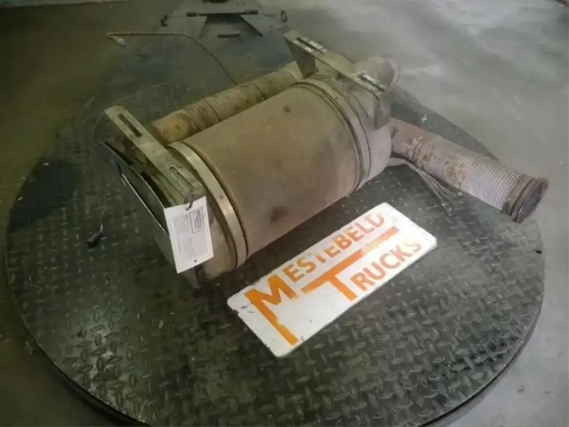 DAF CF 75 Roetfilter Euro 3 - Auspuff/ Abgasanlage für LKW: das Bild 1 DAF CF 75 Roetfilter Euro 3 - Auspuff/ Abgasanlage für LKW: das Bild 1