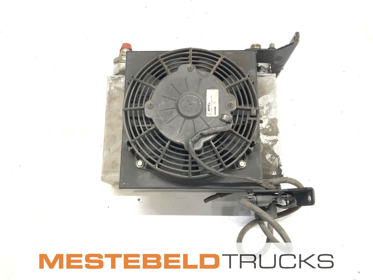 Diversen Oliekoeler met 24V fan - Kühlsystem für LKW: das Bild 2 Diversen Oliekoeler met 24V fan - Kühlsystem für LKW: das Bild 2