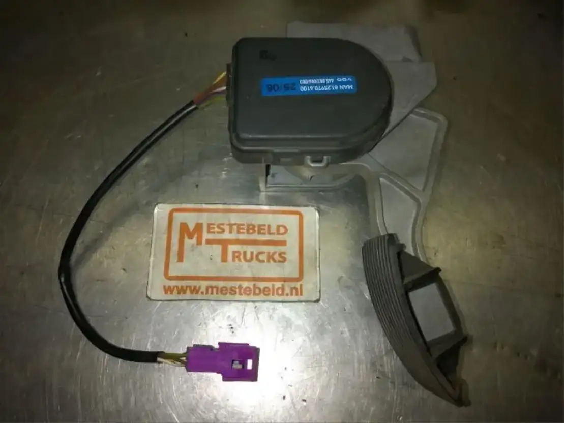 MAN Elektronisch gaspedaal TGL - Elektrische Ausrüstung für LKW: das Bild 1 MAN Elektronisch gaspedaal TGL - Elektrische Ausrüstung für LKW: das Bild 1