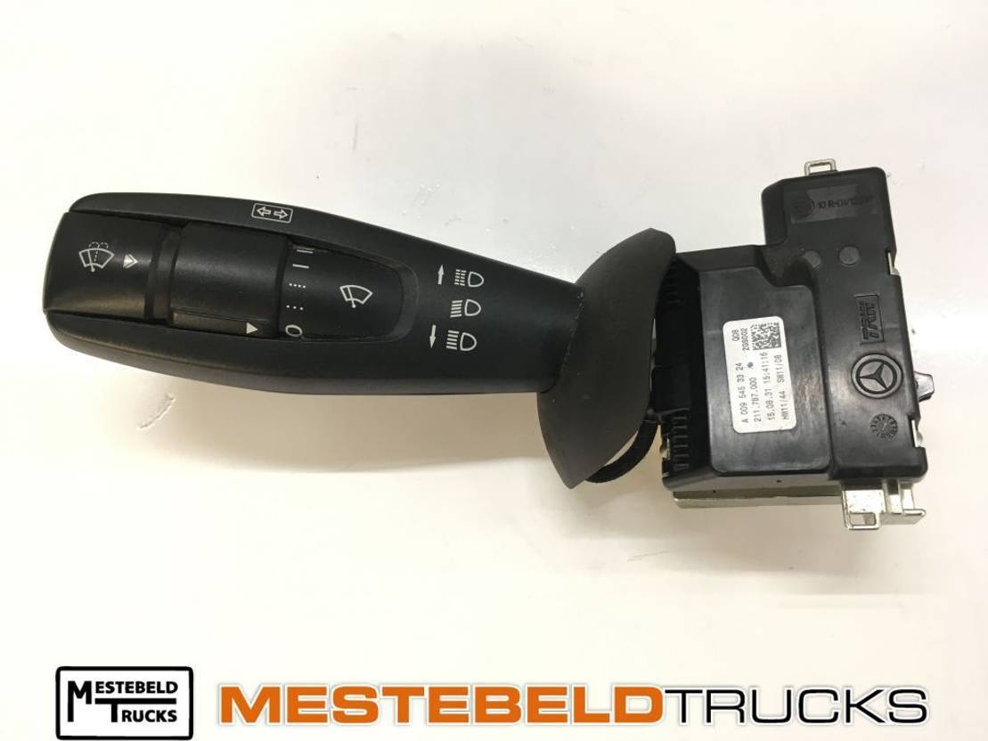 Mercedes Benz Stuurkolomschakelaar links - Fahrerhaus und Interieur für LKW: das Bild 1 Mercedes Benz Stuurkolomschakelaar links - Fahrerhaus und Interieur für LKW: das Bild 1