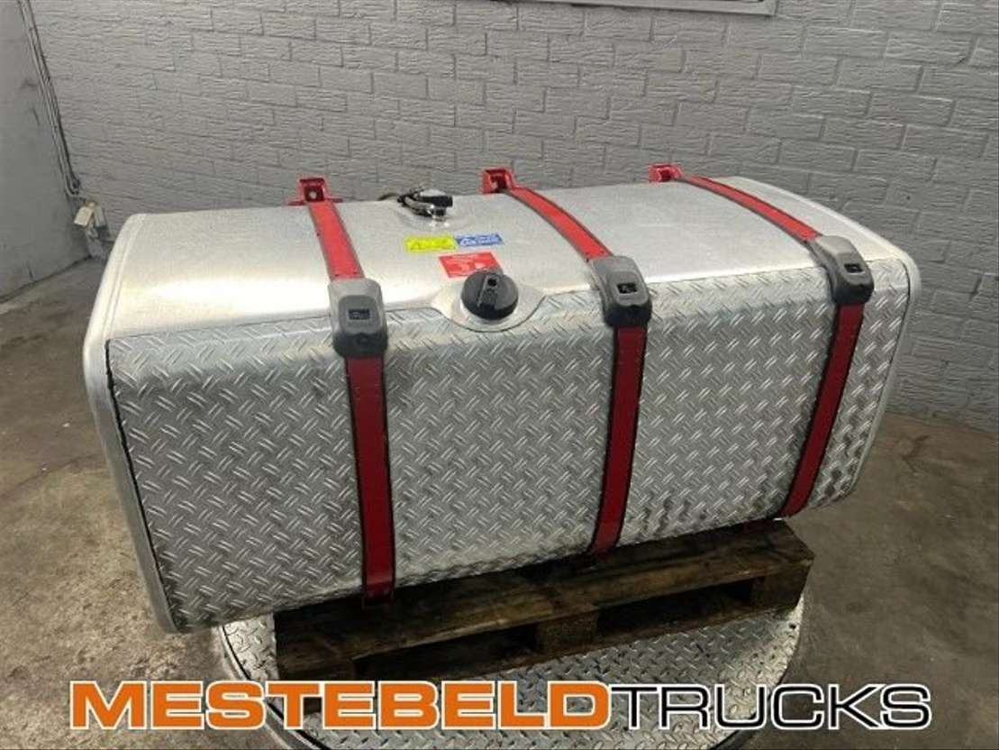Scania Brandstoftank met steunen 600 liter - Kraftstofftank für LKW: das Bild 1 Scania Brandstoftank met steunen 600 liter - Kraftstofftank für LKW: das Bild 1