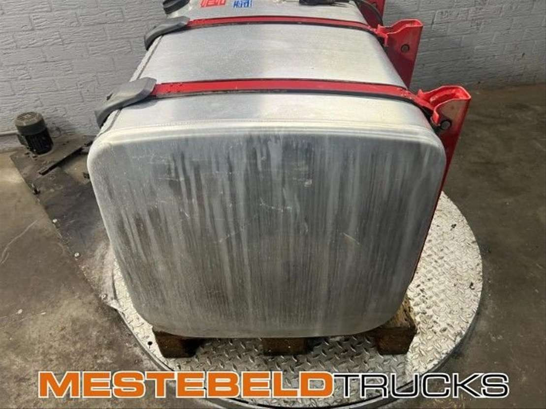 Scania Brandstoftank met steunen 600 liter - Kraftstofftank für LKW: das Bild 4 Scania Brandstoftank met steunen 600 liter - Kraftstofftank für LKW: das Bild 4