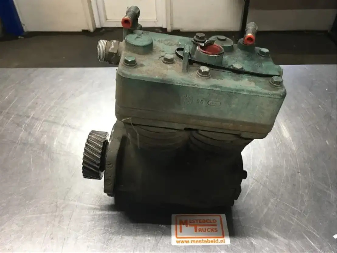 Volvo Compressor FL - Motor und Teile für LKW: das Bild 1 Volvo Compressor FL - Motor und Teile für LKW: das Bild 1