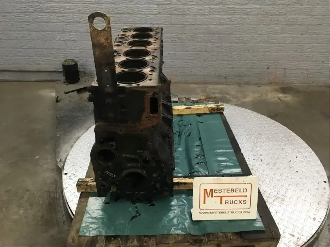 Volvo Motorblok kaal - Motor und Teile für LKW: das Bild 2 Volvo Motorblok kaal - Motor und Teile für LKW: das Bild 2