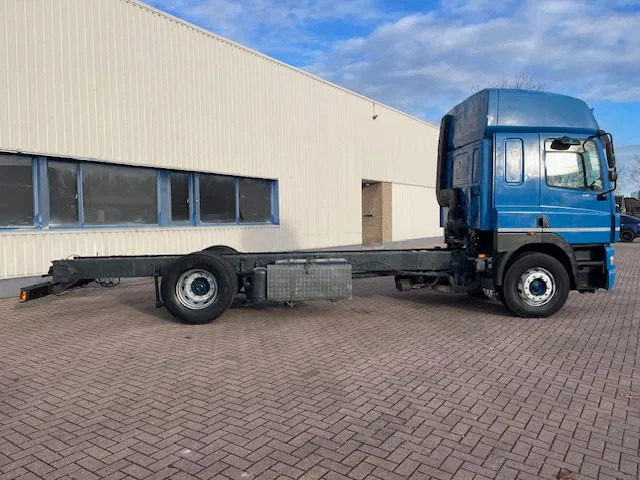 DAF CF 85.430 Manual gear Euro 4 - Fahrgestell LKW: das Bild 5 DAF CF 85.430 Manual gear Euro 4 - Fahrgestell LKW: das Bild 5