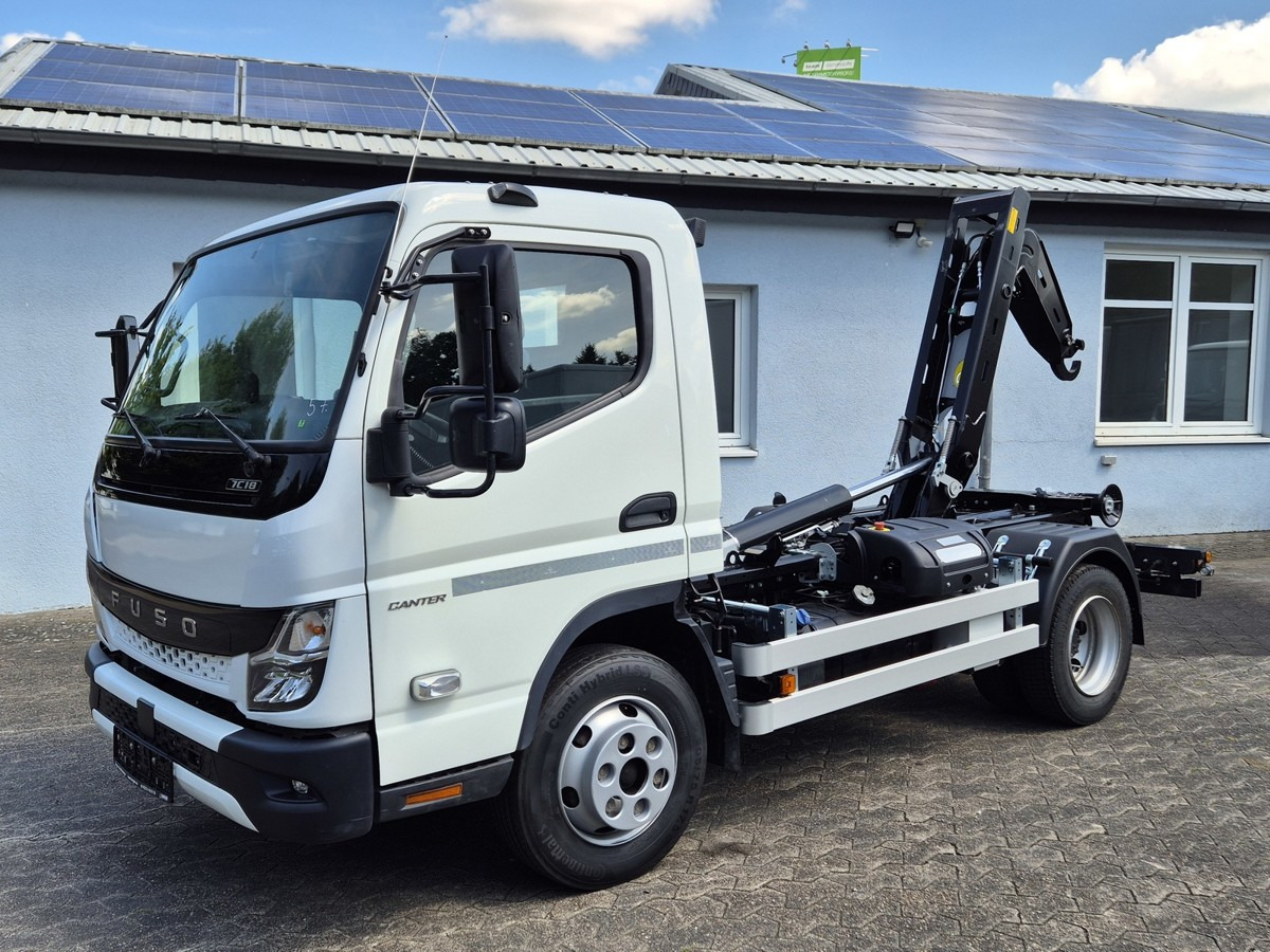 Abrollkipper FUSO Fuso Canter 7C18 City Abrollkipper AHK Hooklift: das Bild 7 Abrollkipper FUSO Fuso Canter 7C18 City Abrollkipper AHK Hooklift: das Bild 7