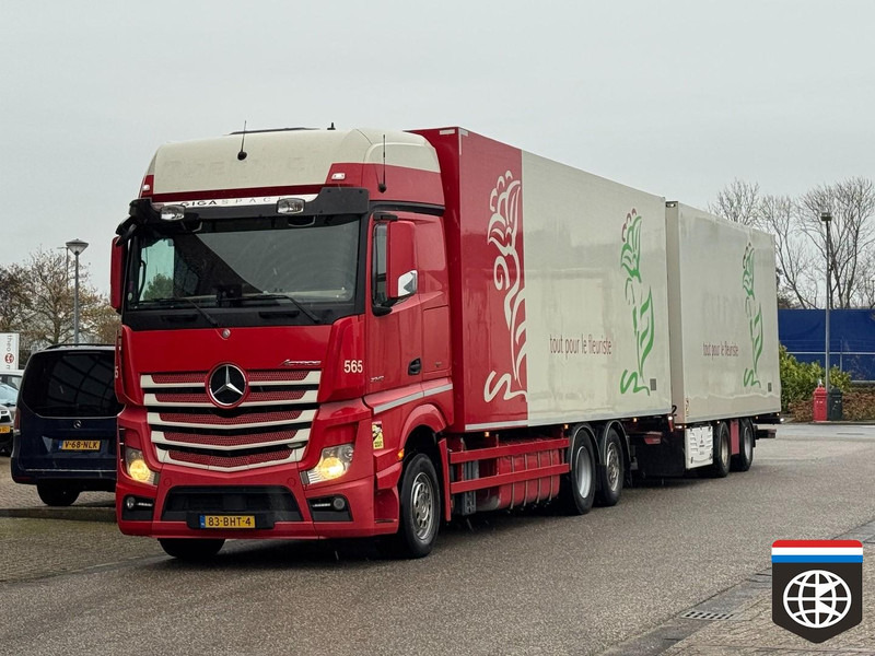 Mercedes-Benz ACTROS 2745 Giga Space - FRIGO COMBINATION -30oC - 2x TAIL LIFT - 49 CC capacity - Kühlkoffer LKW: das Bild 2 Mercedes-Benz ACTROS 2745 Giga Space - FRIGO COMBINATION -30oC - 2x TAIL LIFT - 49 CC capacity - Kühlkoffer LKW: das Bild 2