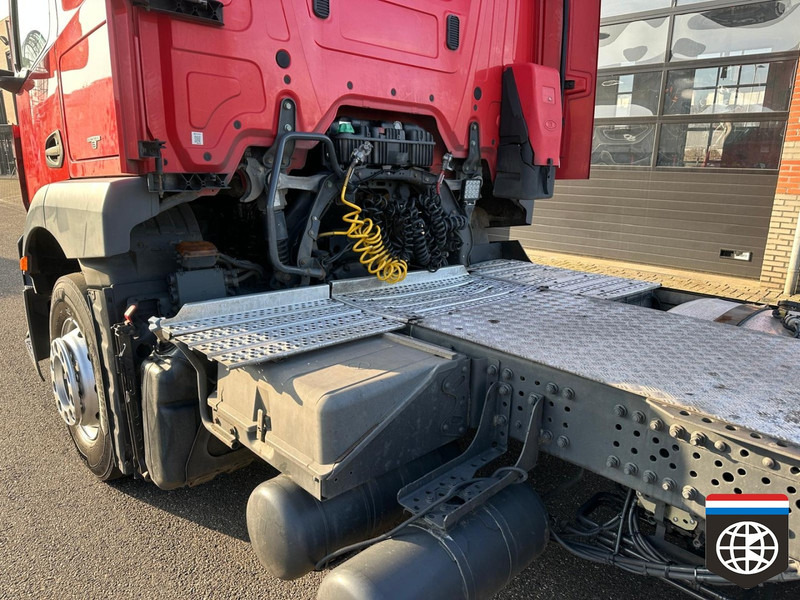 Sattelzugmaschine Mercedes-Benz ACTROS 1840 L /  SLEEPER CAB: das Bild 5