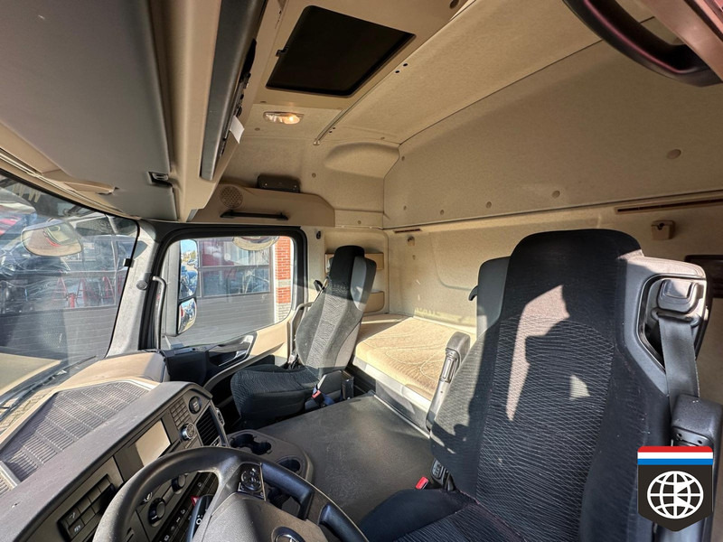 Sattelzugmaschine Mercedes-Benz ACTROS 1840 L /  SLEEPER CAB: das Bild 12