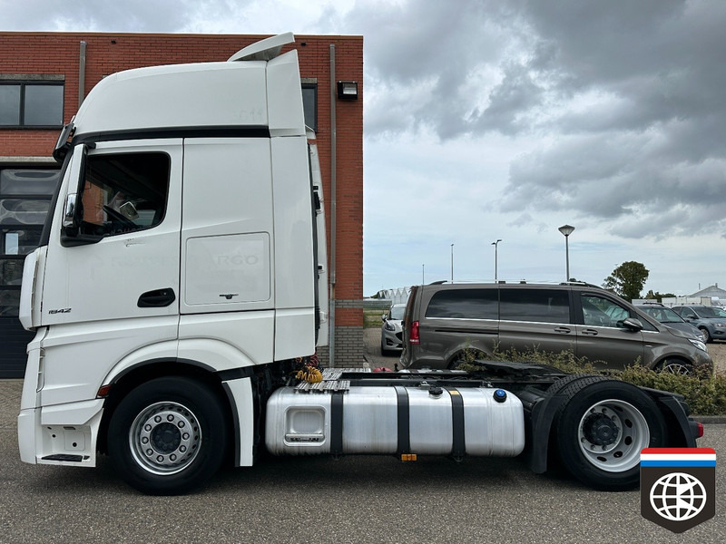 Mercedes-Benz ACTROS 1842 LLS - Giga Space - 2x tank - NIGHT a/c - Sattelzugmaschine: das Bild 4 Mercedes-Benz ACTROS 1842 LLS - Giga Space - 2x tank - NIGHT a/c - Sattelzugmaschine: das Bild 4