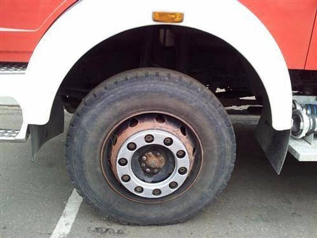 Mercedes-Benz 1019 AF 36 - Feuerwehrfahrzeug: das Bild 5 Mercedes-Benz 1019 AF 36 - Feuerwehrfahrzeug: das Bild 5