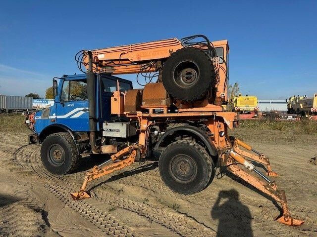 Unimog U 1450 4x4, Zug & Bergwinde, Kran, Greifer, AH - Baumaschine: das Bild 5 Unimog U 1450 4x4, Zug & Bergwinde, Kran, Greifer, AH - Baumaschine: das Bild 5