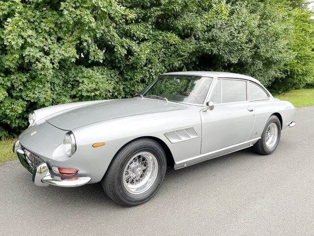 Ferrari 330 GT Coupe 2+2/TÜV neu/H-Zulassung - PKW: das Bild 1 Ferrari 330 GT Coupe 2+2/TÜV neu/H-Zulassung - PKW: das Bild 1