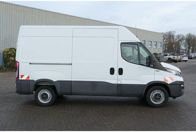 Iveco 35S16 Daily 4x2, 104tkm, Würth Regale, AHK, Navi - Kastenwagen: das Bild 2 Iveco 35S16 Daily 4x2, 104tkm, Würth Regale, AHK, Navi - Kastenwagen: das Bild 2