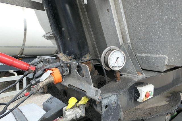 Kempf SKM 35/3, Alu, 53m³, Luft-Lift, Alu-Felgen - Kipper Auflieger: das Bild 3 Kempf SKM 35/3, Alu, 53m³, Luft-Lift, Alu-Felgen - Kipper Auflieger: das Bild 3