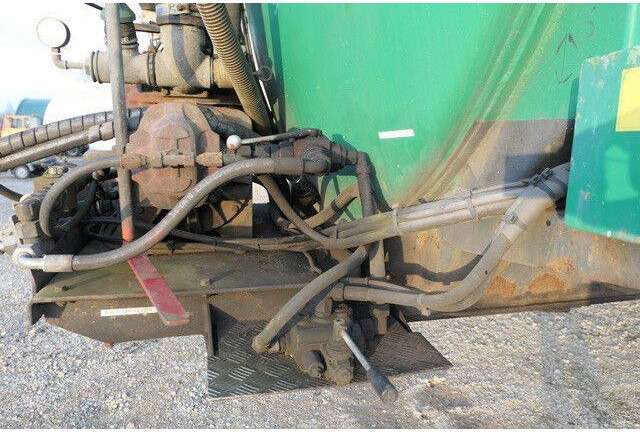 LINDNER & Fischer TSA 27 VA, Gülle, Vakuum,27m³ - Saug-/ Spülfahrzeug: das Bild 4 LINDNER & Fischer TSA 27 VA, Gülle, Vakuum,27m³ - Saug-/ Spülfahrzeug: das Bild 4