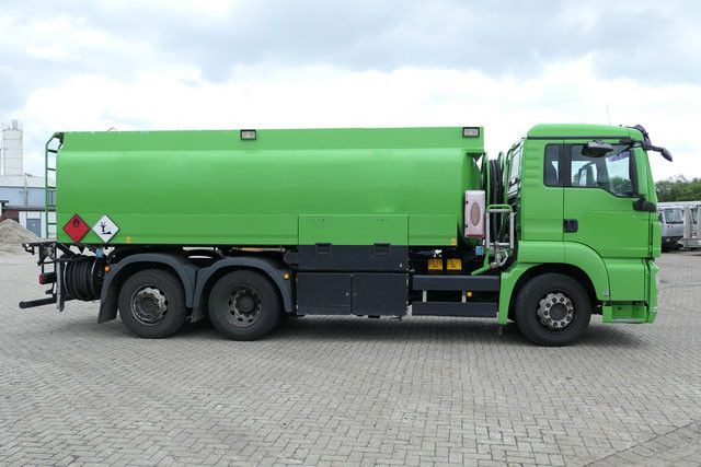 MAN 26.400 TGS 6x2, Esterer, Unten- u. Obenbefüllung - Tankwagen: das Bild 3 MAN 26.400 TGS 6x2, Esterer, Unten- u. Obenbefüllung - Tankwagen: das Bild 3