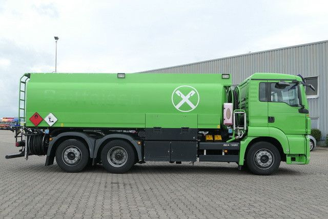 MAN 26.400 TGS 6x2, Esterer, Unten- u. Obenbefüllung - Tankwagen: das Bild 2 MAN 26.400 TGS 6x2, Esterer, Unten- u. Obenbefüllung - Tankwagen: das Bild 2