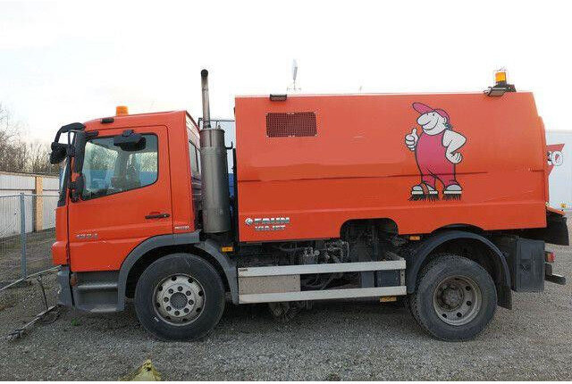 Mercedes-Benz 1323 L Atego 4x2, Faun Vaajet 6 R, Wassertank - Kehrmaschine: das Bild 2 Mercedes-Benz 1323 L Atego 4x2, Faun Vaajet 6 R, Wassertank - Kehrmaschine: das Bild 2