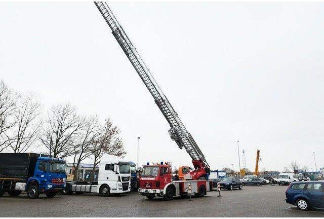 Feuerwehrfahrzeug Mercedes-Benz 1422 F 4x2, Drehleiter DLK 23-12, Metz, 30m: das Bild 9