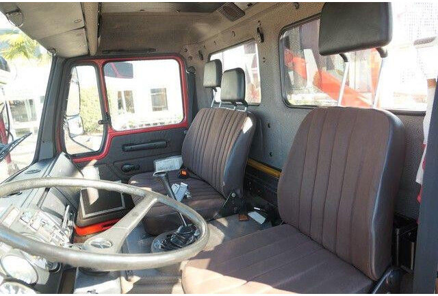 Feuerwehrfahrzeug Mercedes-Benz 1422 F 4x2, Drehleiter DLK 23-12, Metz, 30m: das Bild 13
