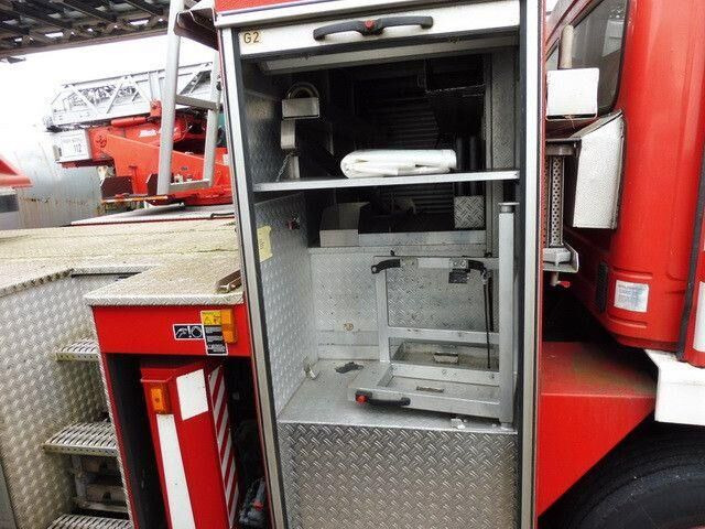 Feuerwehrfahrzeug Mercedes-Benz 1528 ATEGO 4x2, Drehleiter DL23-12, Metz, 30m: das Bild 6