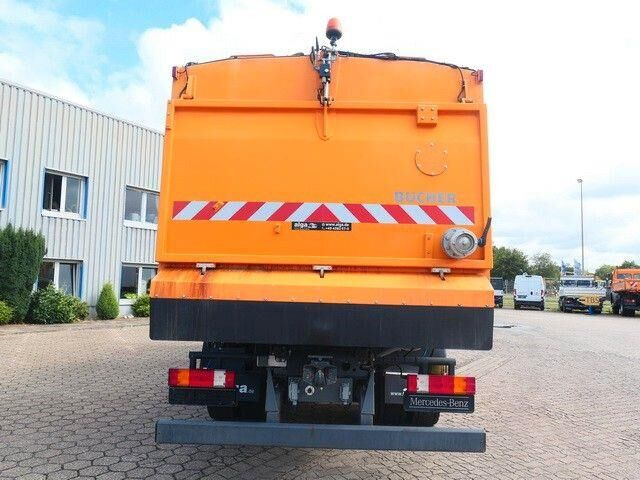 Mercedes-Benz 2032 A Actros 4x4, Bucher STKF 9500, Airport, AC - Kehrmaschine: das Bild 4 Mercedes-Benz 2032 A Actros 4x4, Bucher STKF 9500, Airport, AC - Kehrmaschine: das Bild 4