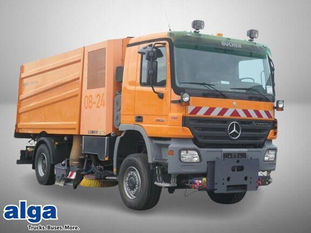 Mercedes-Benz 2032 A Actros 4x4, Bucher STKF 9500, Airport, AC - Kehrmaschine: das Bild 1 Mercedes-Benz 2032 A Actros 4x4, Bucher STKF 9500, Airport, AC - Kehrmaschine: das Bild 1