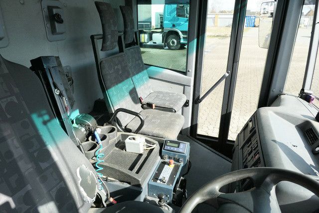 Müllwagen Mercedes-Benz 2633 Econic, Schörling, Seitenlader, Klima,: das Bild 10