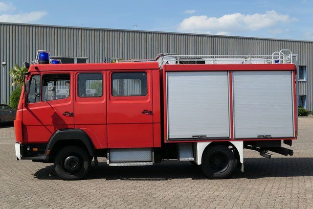 Mercedes-Benz 814 F/Feuerwehr/Pumpe/9 Sitze - Feuerwehrfahrzeug, Transporter mit Doppelkabine: das Bild 2 Mercedes-Benz 814 F/Feuerwehr/Pumpe/9 Sitze - Feuerwehrfahrzeug, Transporter mit Doppelkabine: das Bild 2