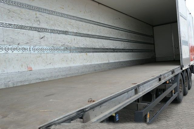 Schmitz Cargobull SKO 24, Faltwand, Seitentüren,Isoliert,Luft-Lift - Koffer Auflieger: das Bild 3 Schmitz Cargobull SKO 24, Faltwand, Seitentüren,Isoliert,Luft-Lift - Koffer Auflieger: das Bild 3