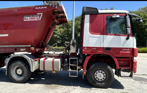 Tracteur routier 4x4 Mercedes Actros 2046 AS (2013 - 648.117 km) - Andere Technik: das Bild 3 Tracteur routier 4x4 Mercedes Actros 2046 AS (2013 - 648.117 km) - Andere Technik: das Bild 3