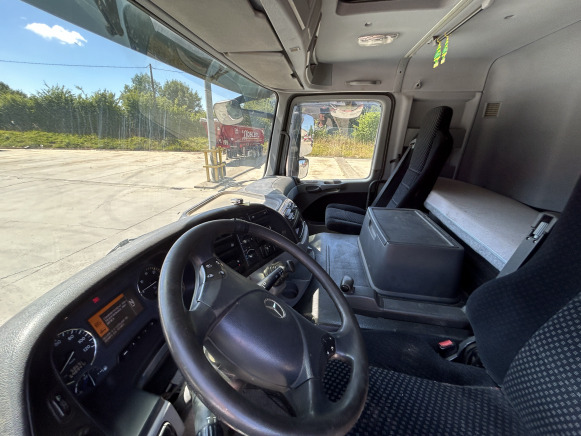 Tracteur routier 4x4 Mercedes Actros 2046 AS (2013 - 648.117 km) - Andere Technik: das Bild 4 Tracteur routier 4x4 Mercedes Actros 2046 AS (2013 - 648.117 km) - Andere Technik: das Bild 4