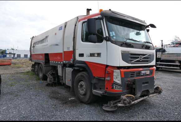 Camion balayeuse de voirie Volvo - Kehrmaschine: das Bild 2 Camion balayeuse de voirie Volvo - Kehrmaschine: das Bild 2