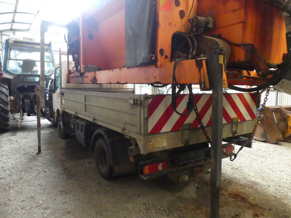 Camionnette tribenne Nissan F241 - Kipper: das Bild 3 Camionnette tribenne Nissan F241 - Kipper: das Bild 3