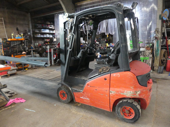 Chariot élévateur avec tète rotatif Linde H16D - Gabelstapler: das Bild 1 Chariot élévateur avec tète rotatif Linde H16D - Gabelstapler: das Bild 1