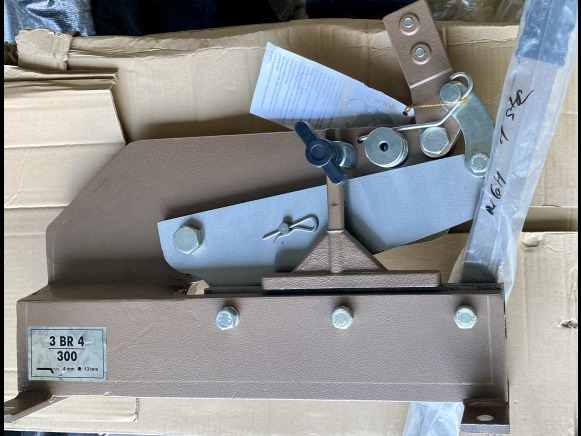 Cisailles à tôle 3 BR 4 300 - Metallbearbeitungsmaschine: das Bild 3 Cisailles à tôle 3 BR 4 300 - Metallbearbeitungsmaschine: das Bild 3
