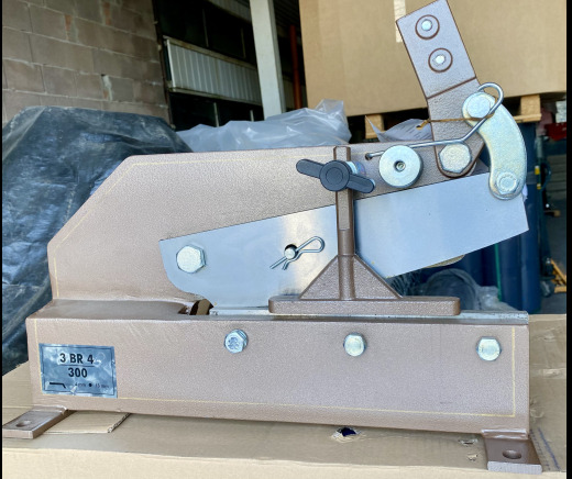 Cisailles à tôle 3 BR 4 300 - Metallbearbeitungsmaschine: das Bild 1 Cisailles à tôle 3 BR 4 300 - Metallbearbeitungsmaschine: das Bild 1