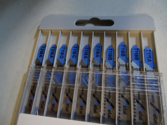 Coffret de 10 lames basic métal BOSCH T18A, T18B, T18G, Divers - Baugeräte: das Bild 2 Coffret de 10 lames basic métal BOSCH T18A, T18B, T18G, Divers - Baugeräte: das Bild 2